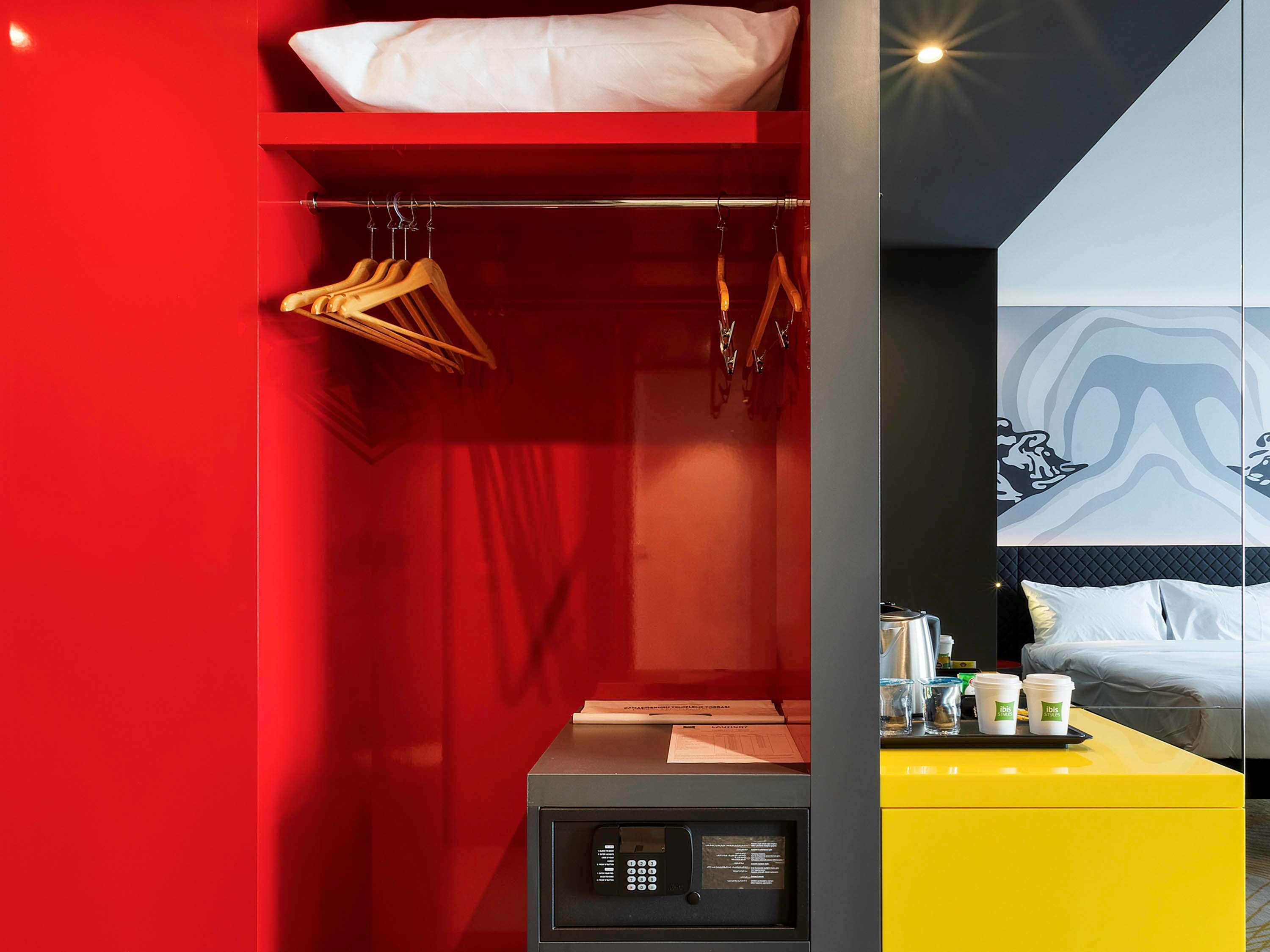 Ibis Styles Istanbul Merter Ngoại thất bức ảnh A room at the hotel