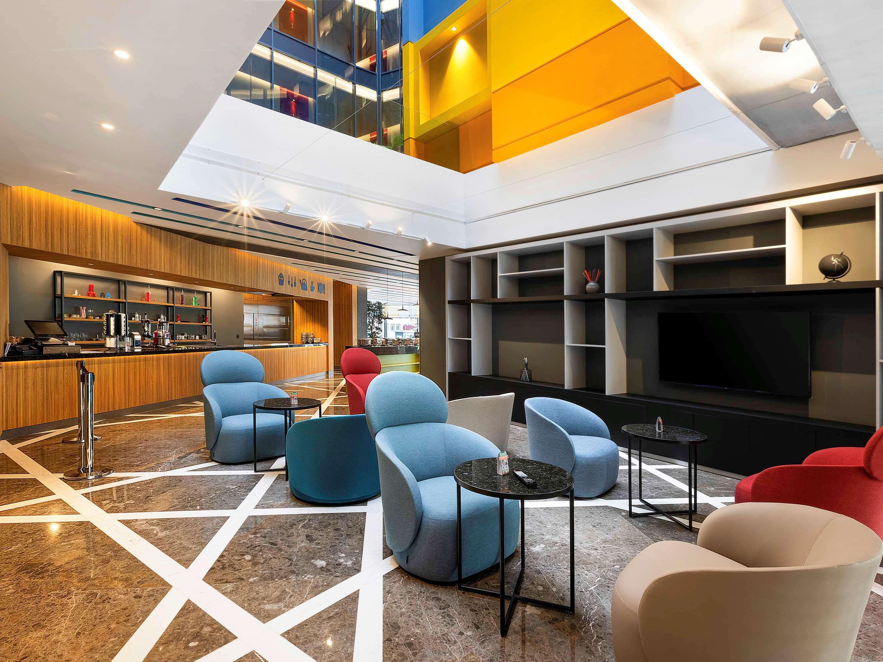 Ibis Styles Istanbul Merter Ngoại thất bức ảnh The lounge at the airport