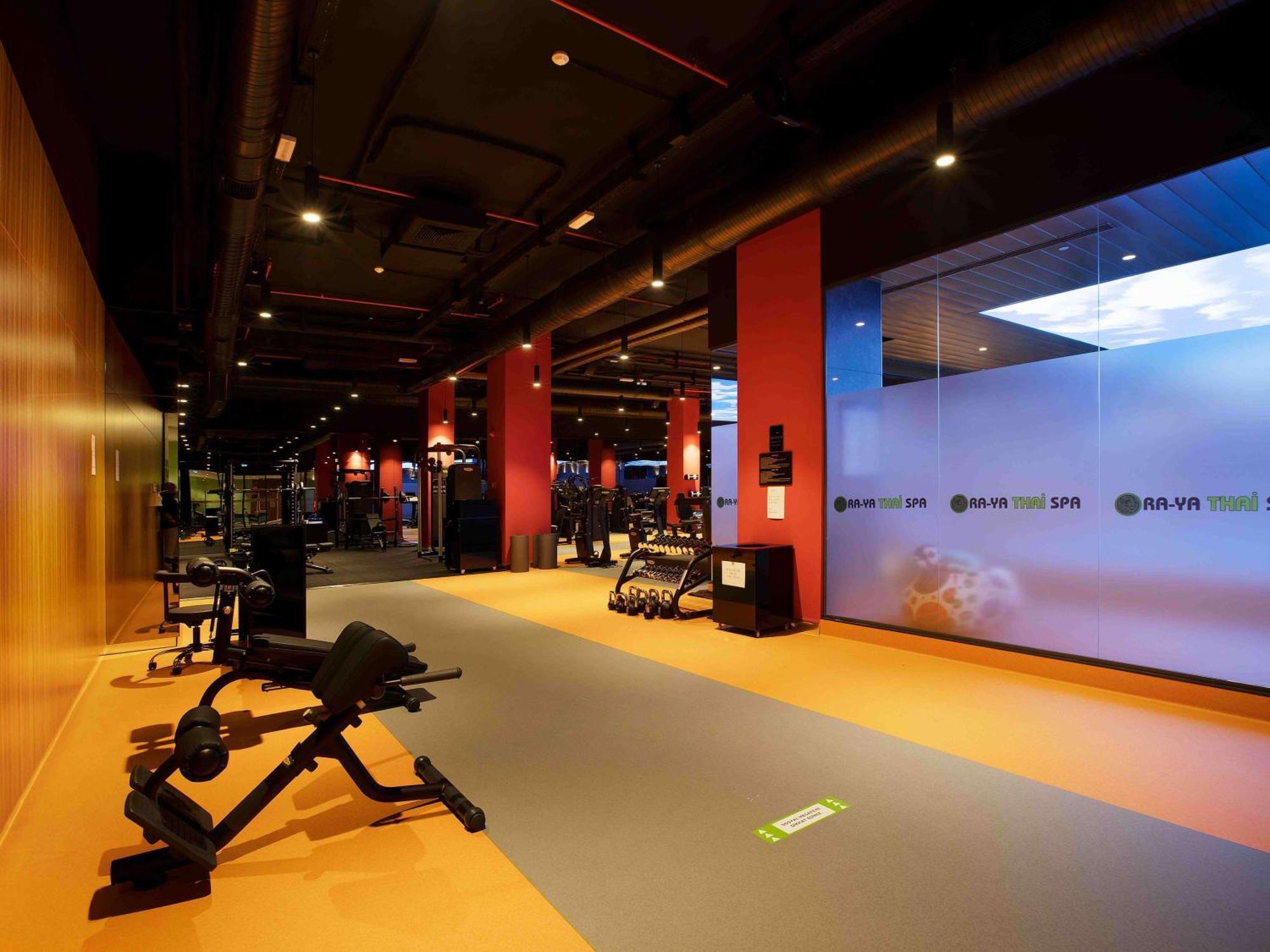 Ibis Styles Istanbul Merter Ngoại thất bức ảnh The gym at the hotel